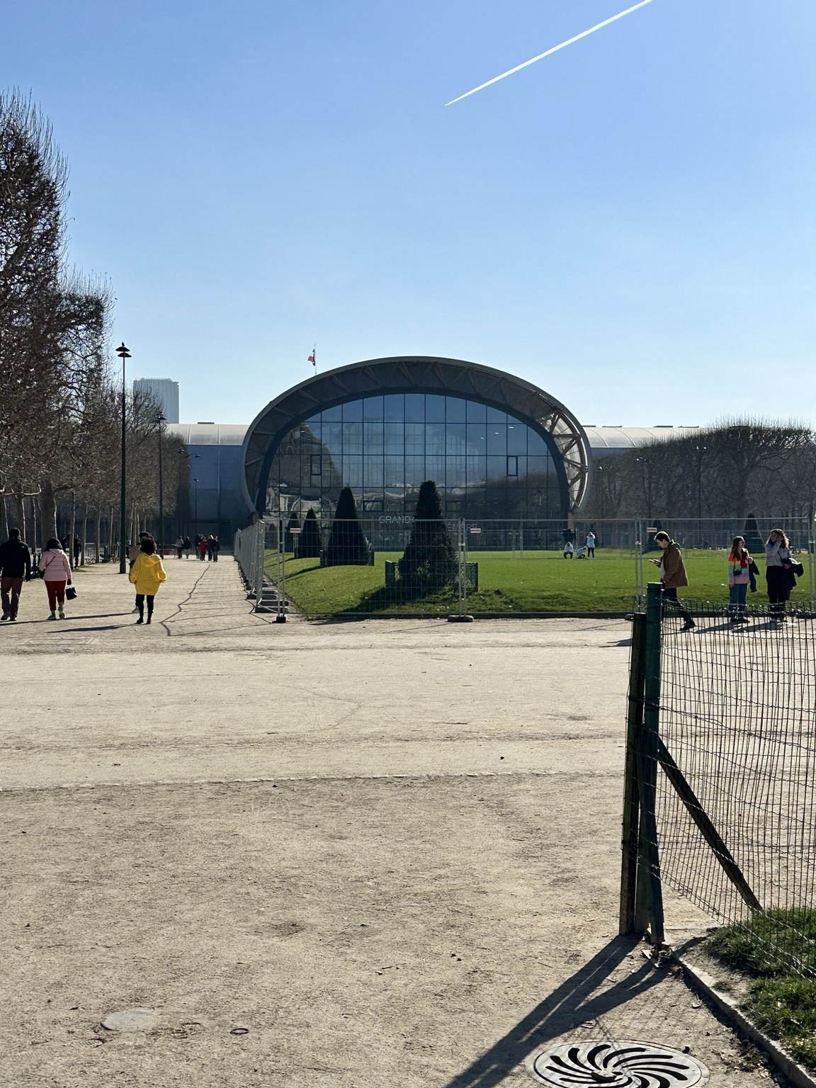 Garden and glass pavilion in Paris